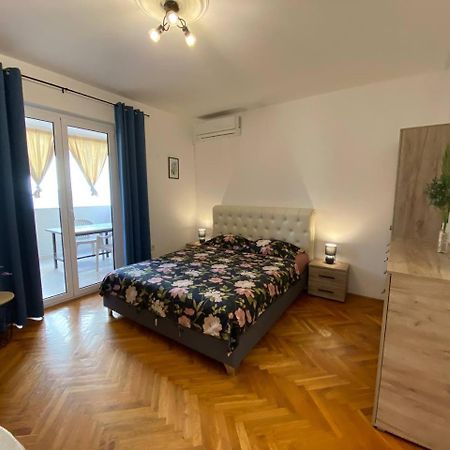 Alina'S Apartment Bečići Esterno foto
