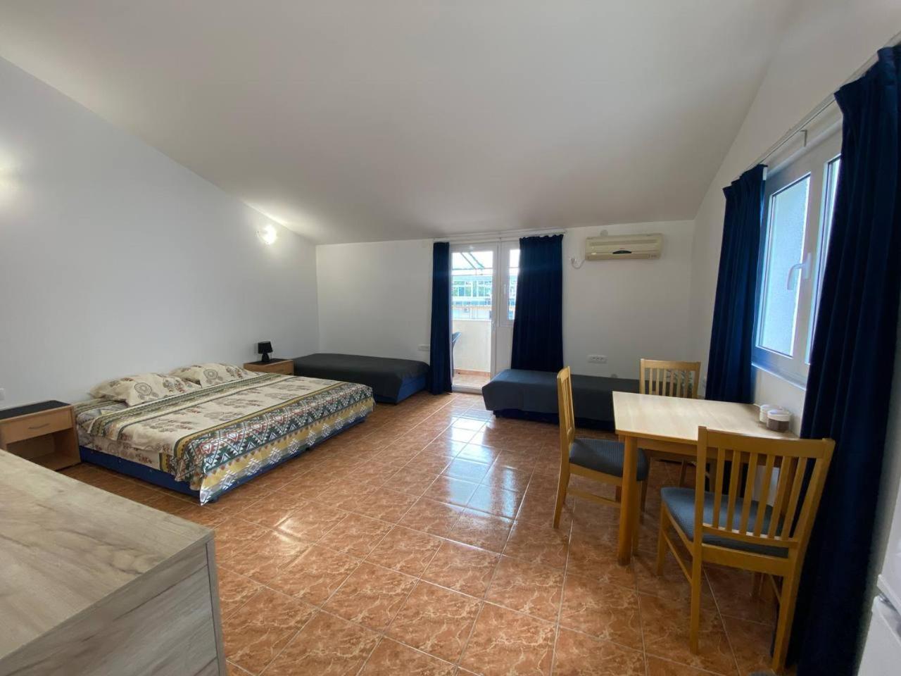 Alina'S Apartment Bečići Esterno foto
