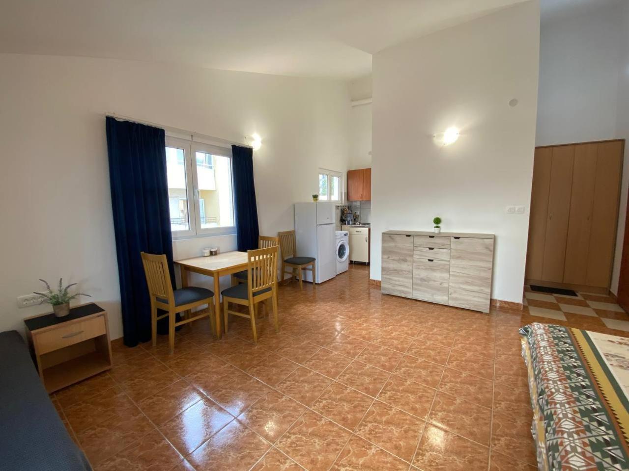 Alina'S Apartment Bečići Esterno foto