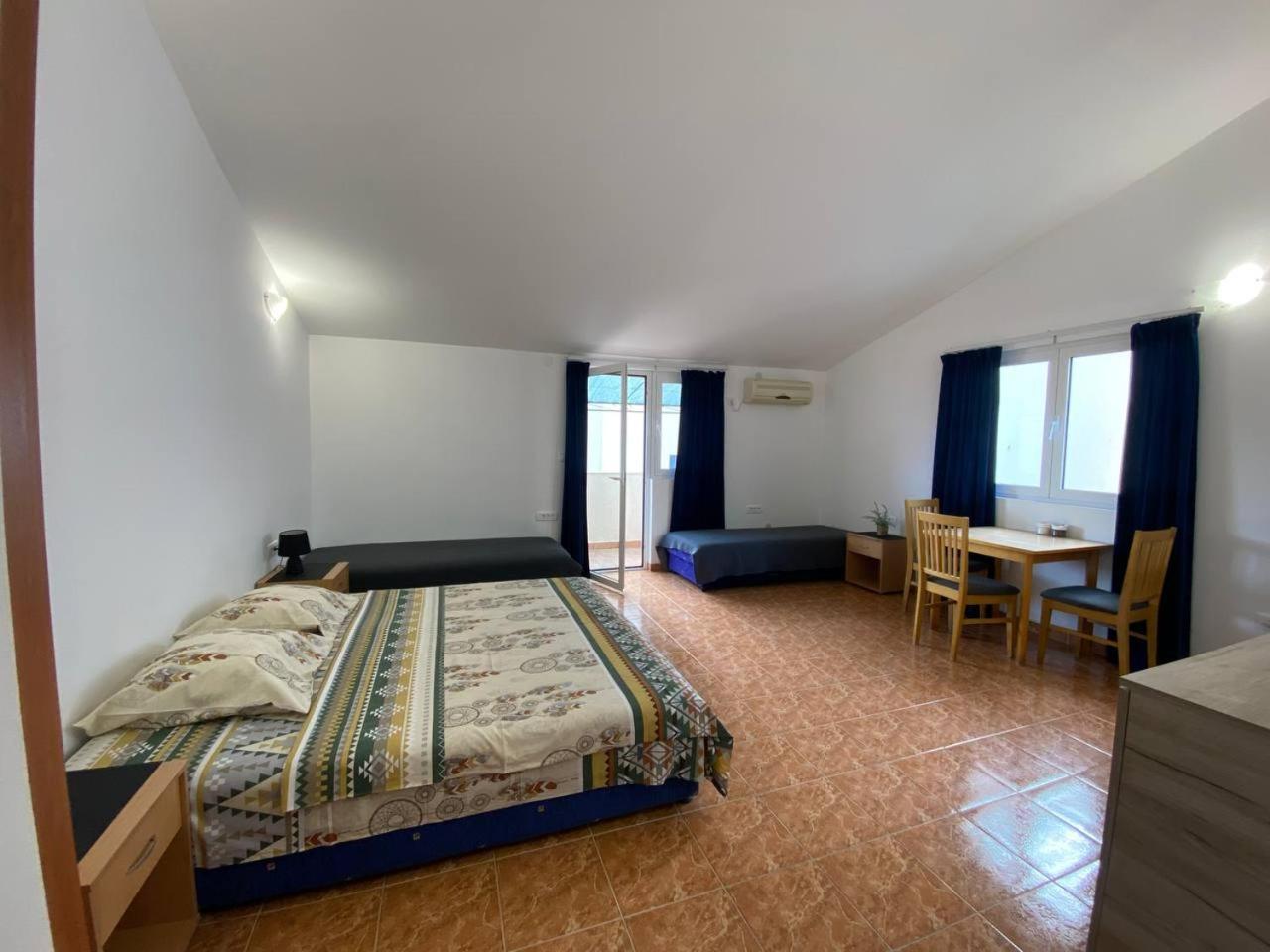 Alina'S Apartment Bečići Esterno foto