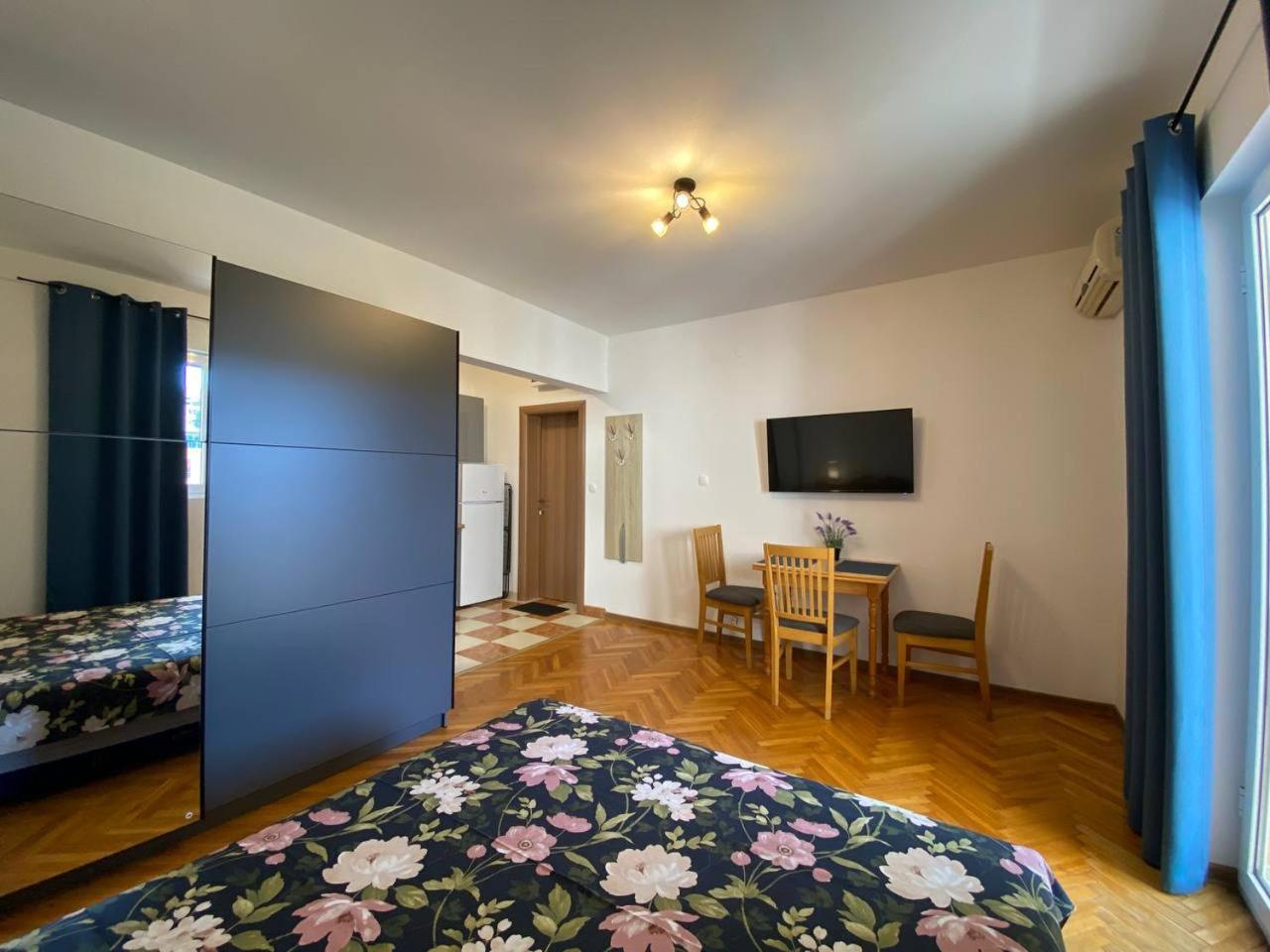 Alina'S Apartment Bečići Esterno foto