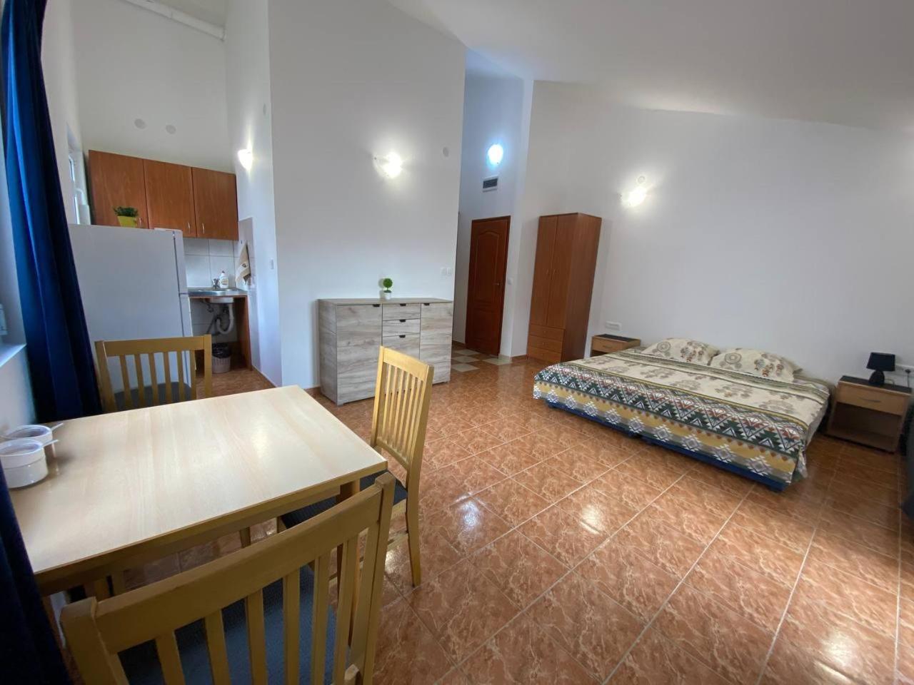 Alina'S Apartment Bečići Esterno foto