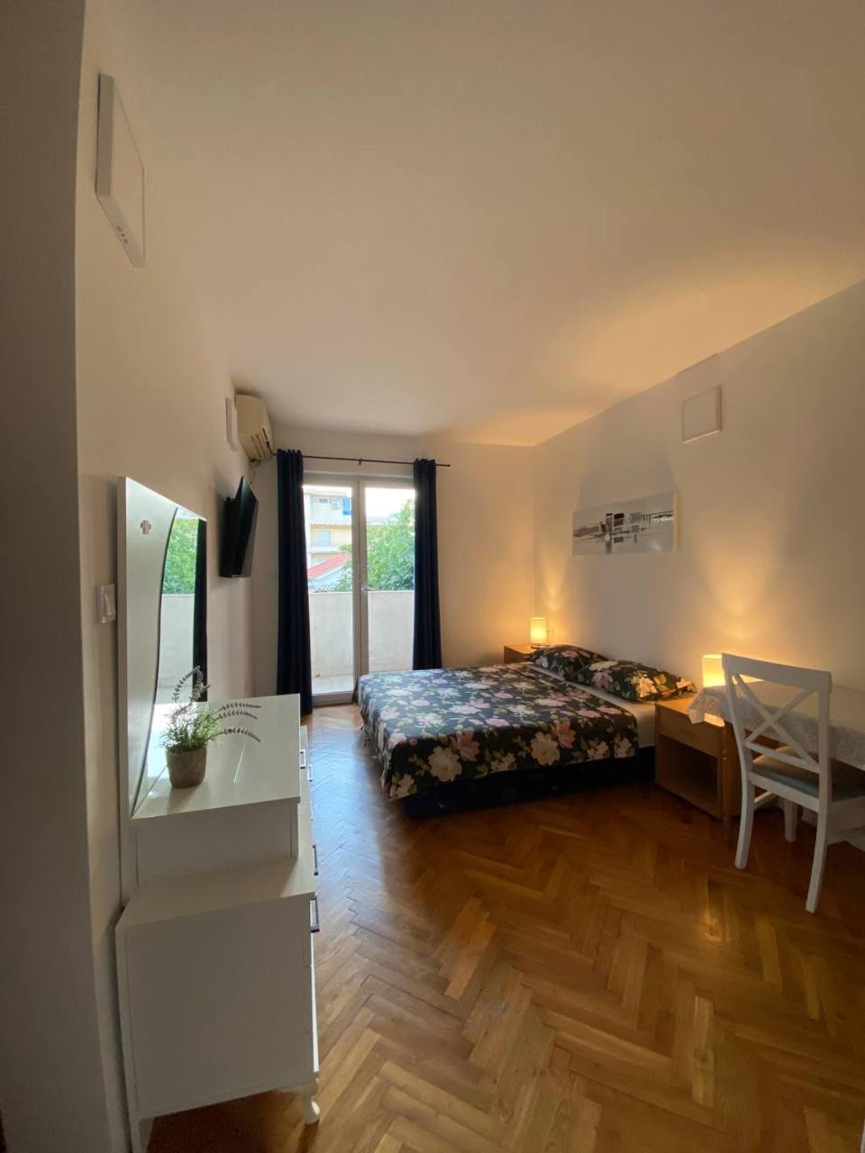 Alina'S Apartment Bečići Esterno foto