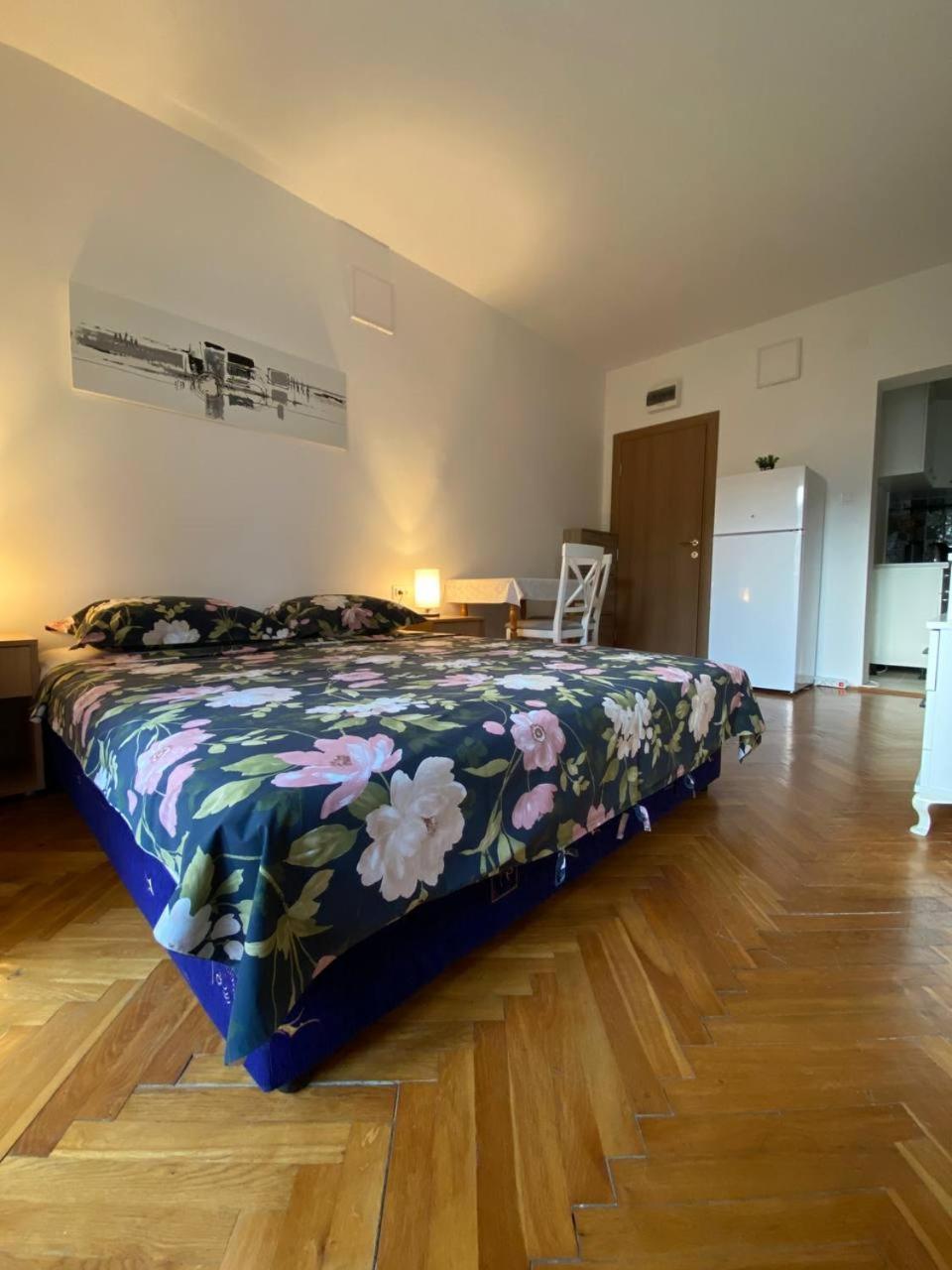 Alina'S Apartment Bečići Esterno foto