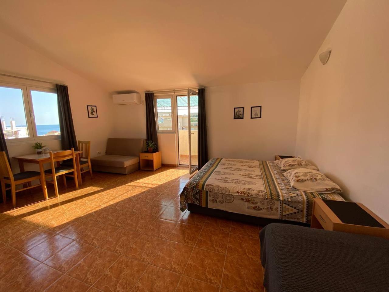 Alina'S Apartment Bečići Esterno foto